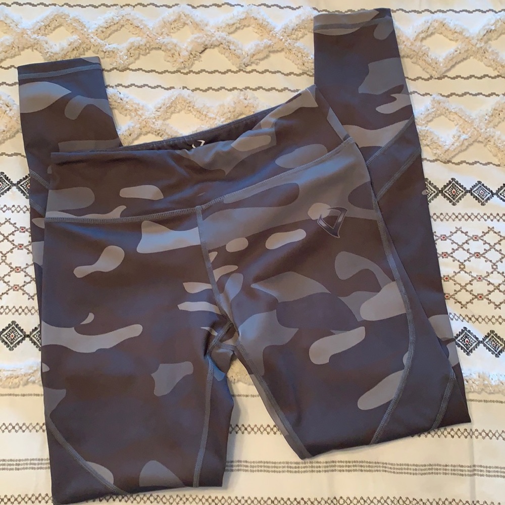 Violate the dress code camo legging